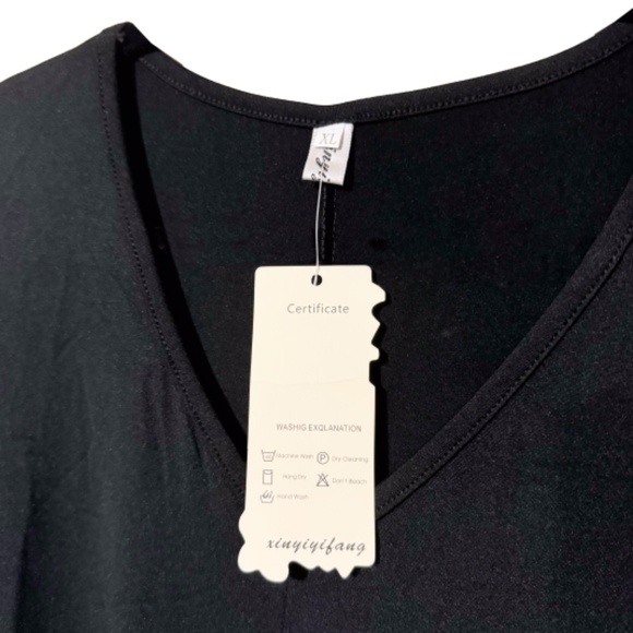 NEW WITH TAGS Xinyiyifang Black V-Neck Solid Long Sleeve Shirt Flow Top Sz XL - Picture 4 of 4